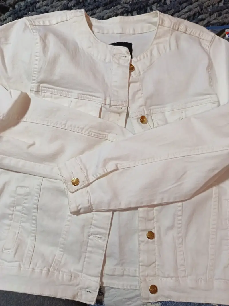 Chaqueta blanca de mezclilla - 4