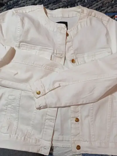 Chaqueta blanca de mezclilla - miniatura 4