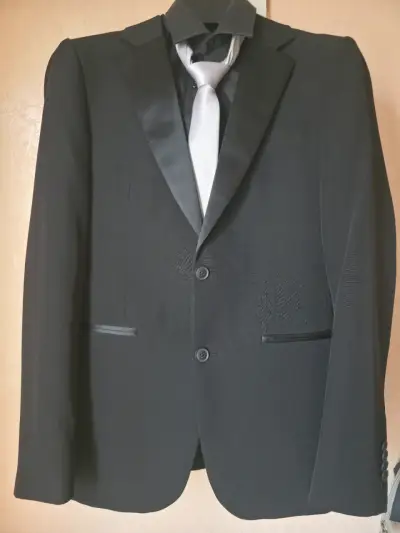 .Traje formal negro solapa satinada - miniatura 2