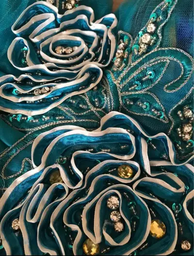 Vestido de fiesta azul elegante - miniatura 6