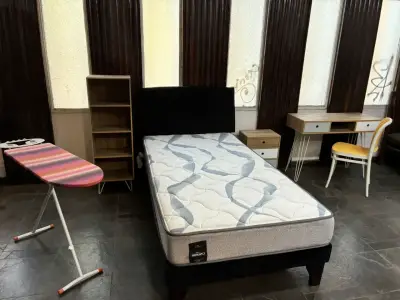 Cama con colchón de una plaza - miniatura 1