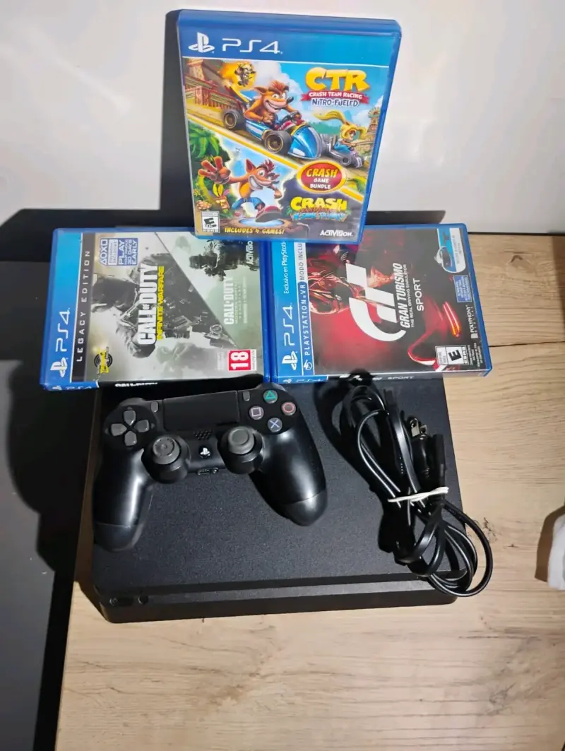 Consola PS4 con juegos - 1