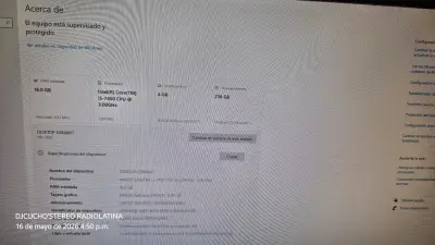 PC de escritorio con luz LED verde - miniatura 4