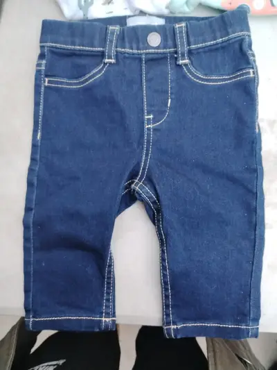 Pantalones de mezclilla para bebé 6 meses - miniatura 1