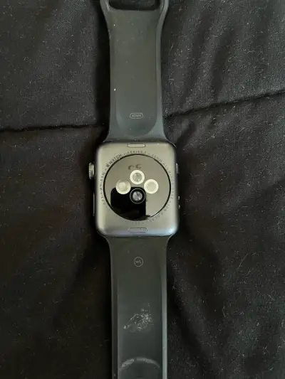 Reloj inteligente negro 42mm - miniatura 1
