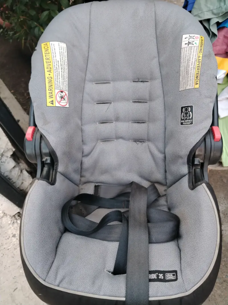 Silla de auto para bebé gris - 1