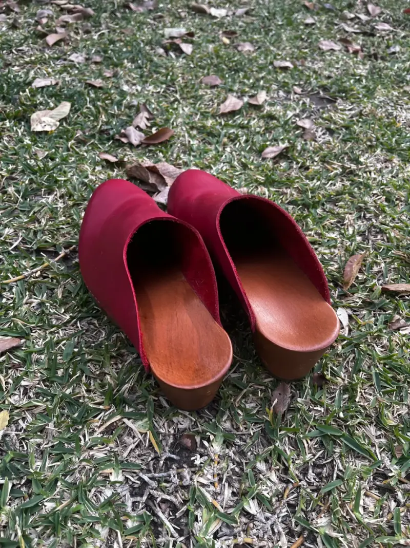 Zuecos rojos de cuero - 3