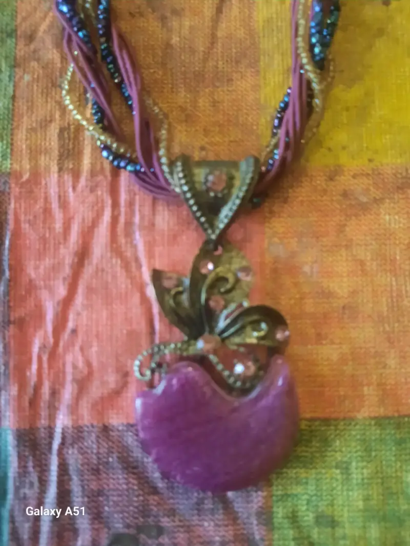 Collar artesanal con colgante - 3