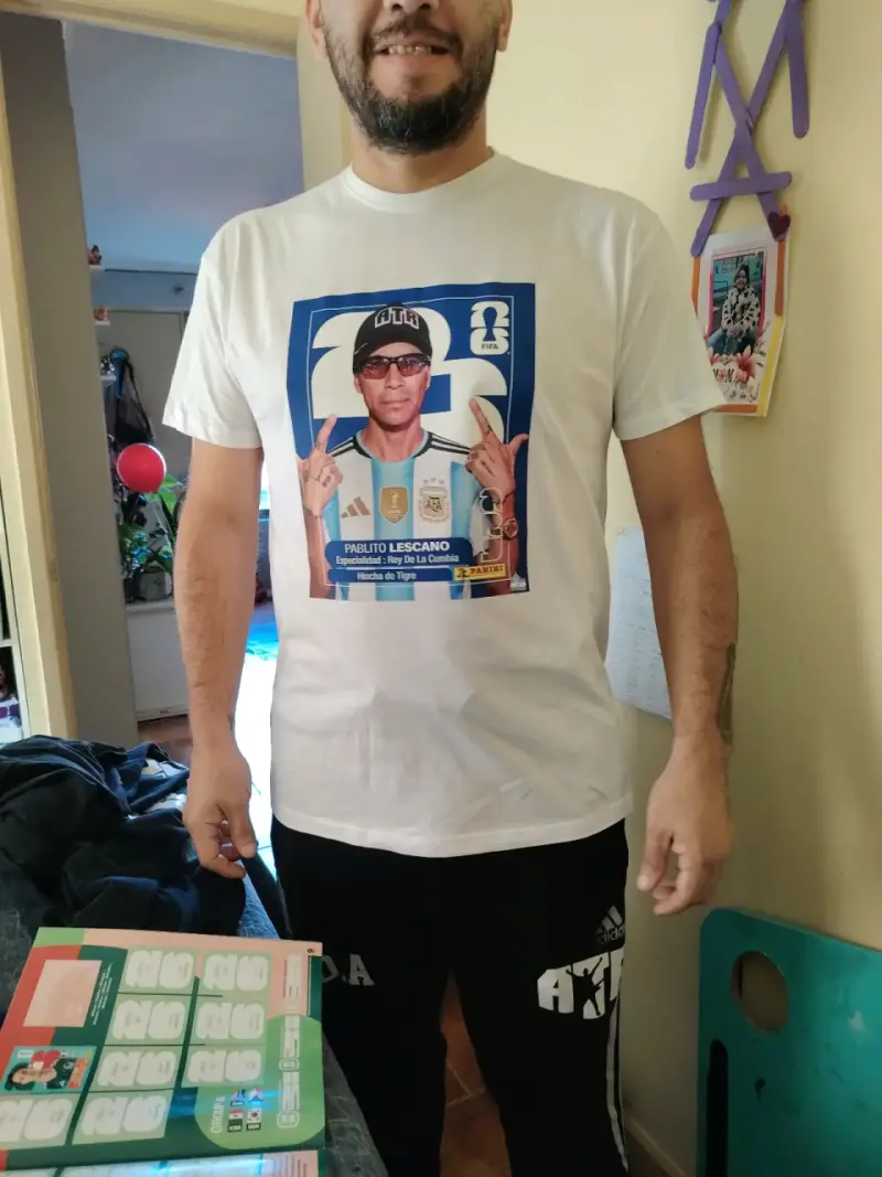 Polera blanca diseño Pablito Lescano