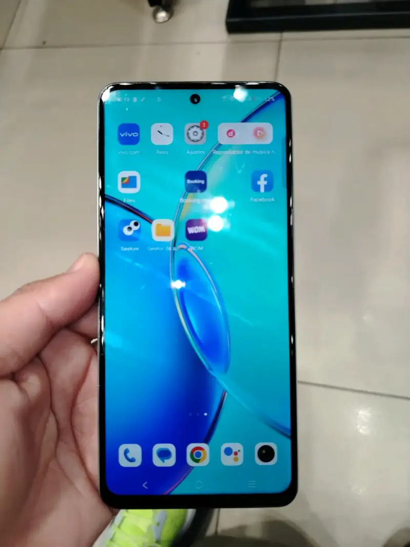 Smartphone VIVO Y 36 5G en buen estado - 1