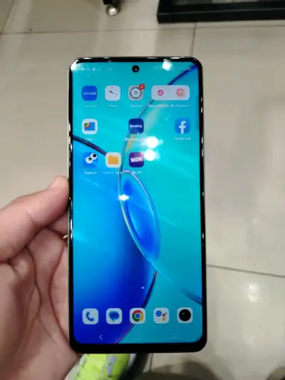 Smartphone VIVO Y 36 5G  en buen estado - miniatura 1