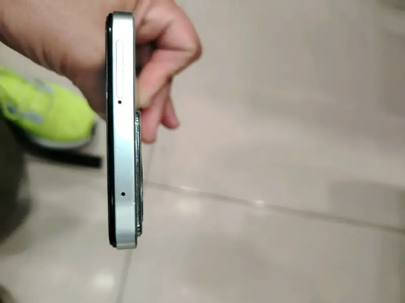 Smartphone VIVO Y 36 5G en buen estado - 4