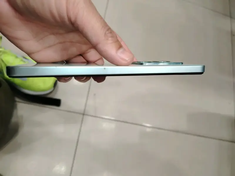 Smartphone VIVO Y 36 5G en buen estado - 6