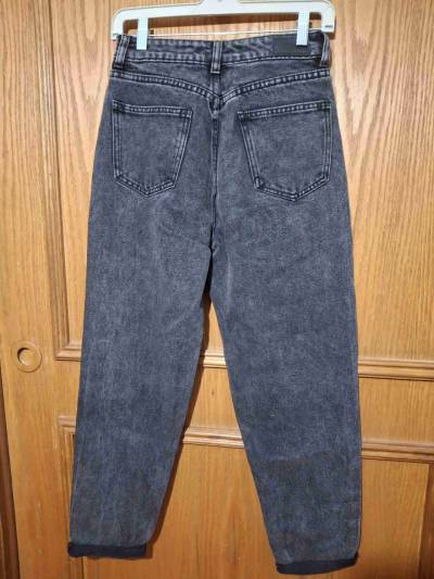 Jeans mom negros Basement - miniatura 3