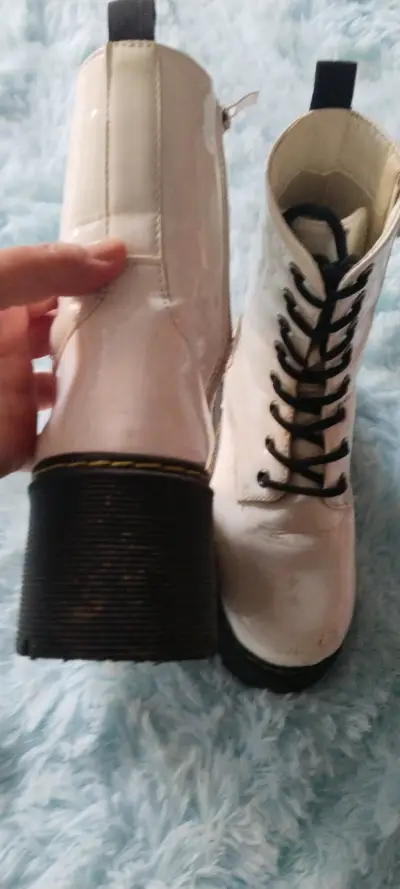 Botas blancas con plataforma - miniatura 2