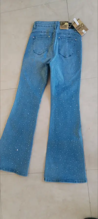 Jeans azul con detalles brillantes elásticado - miniatura 2