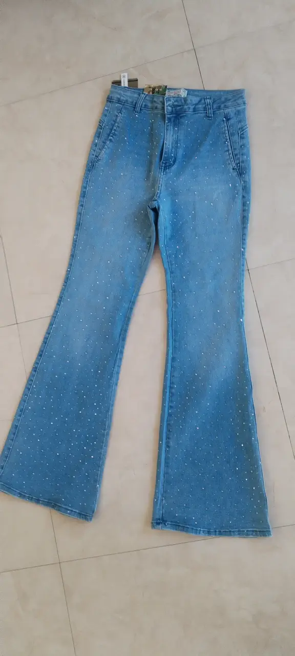 Jeans azul con detalles brillantes elásticado - 3