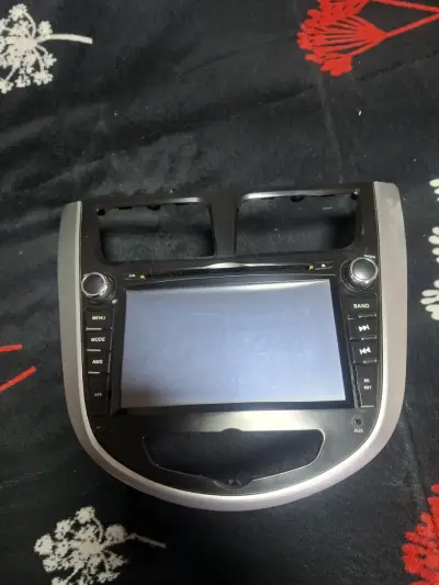 Radio hyundai accent con bisel - miniatura 6