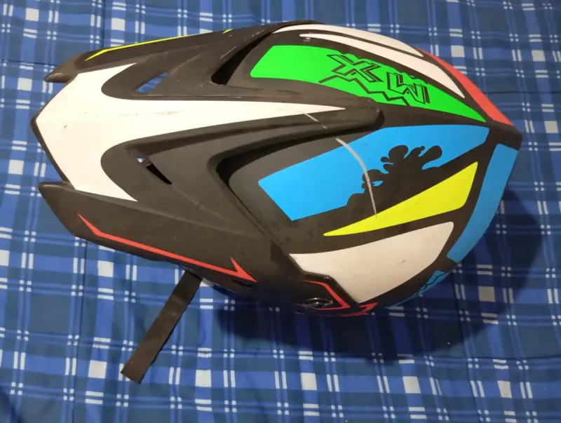 Casco de ciclismo colorido - 1