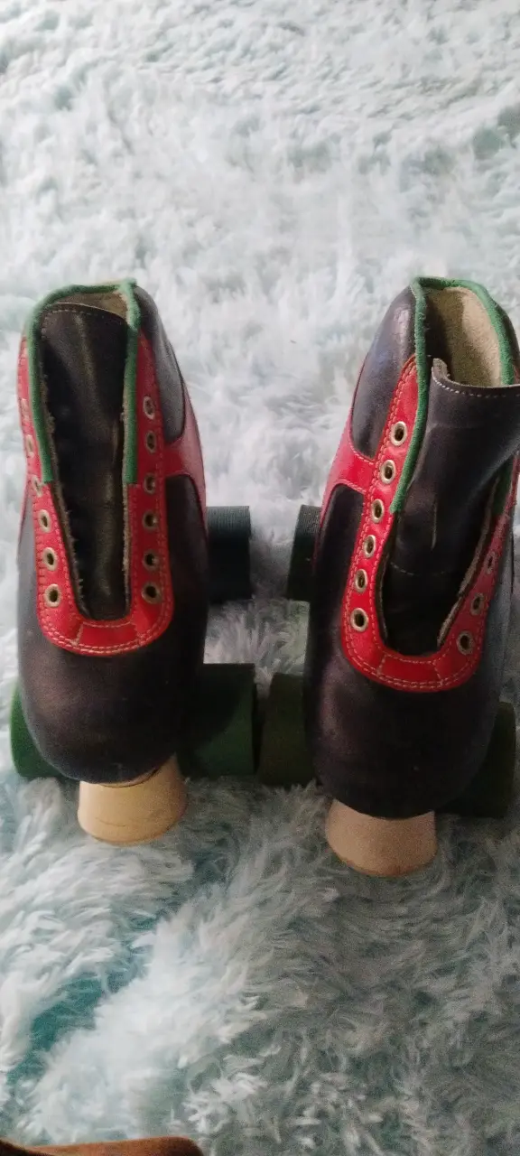 Patines vintage negro y rojo. Cuero Tapia sport - 3