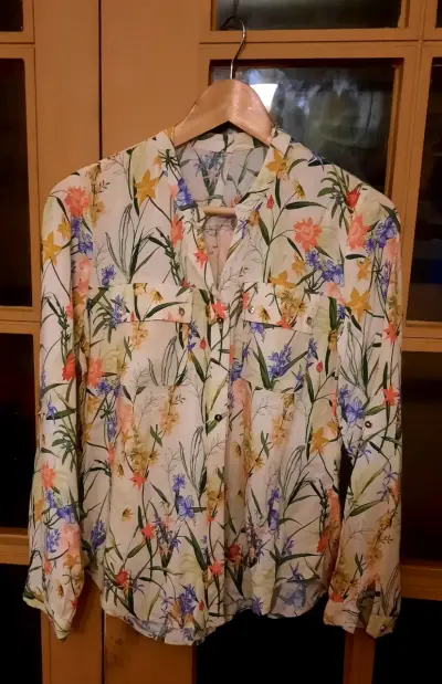Blusa floral manga larga - miniatura 1