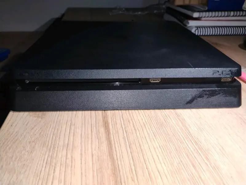 Consola PS4 con tres juegos - 3