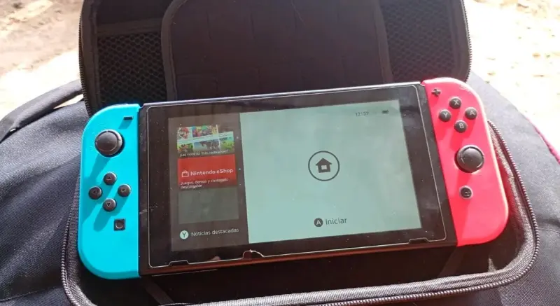 Consola Nintendo Switch con Joy-Con