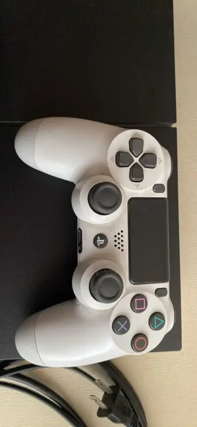 PlayStation 4 - miniatura 2