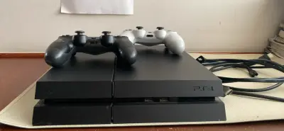 PlayStation 4 - miniatura 3