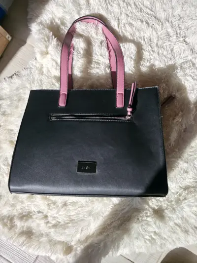 Cartera negra con asas rosas - miniatura 3