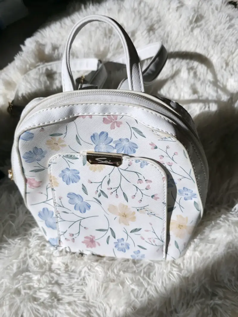Mochila estampada floral blanca pequeña