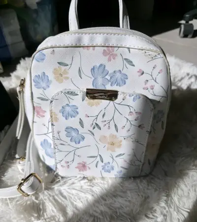 Mochila estampada floral blanca pequeña - miniatura 2