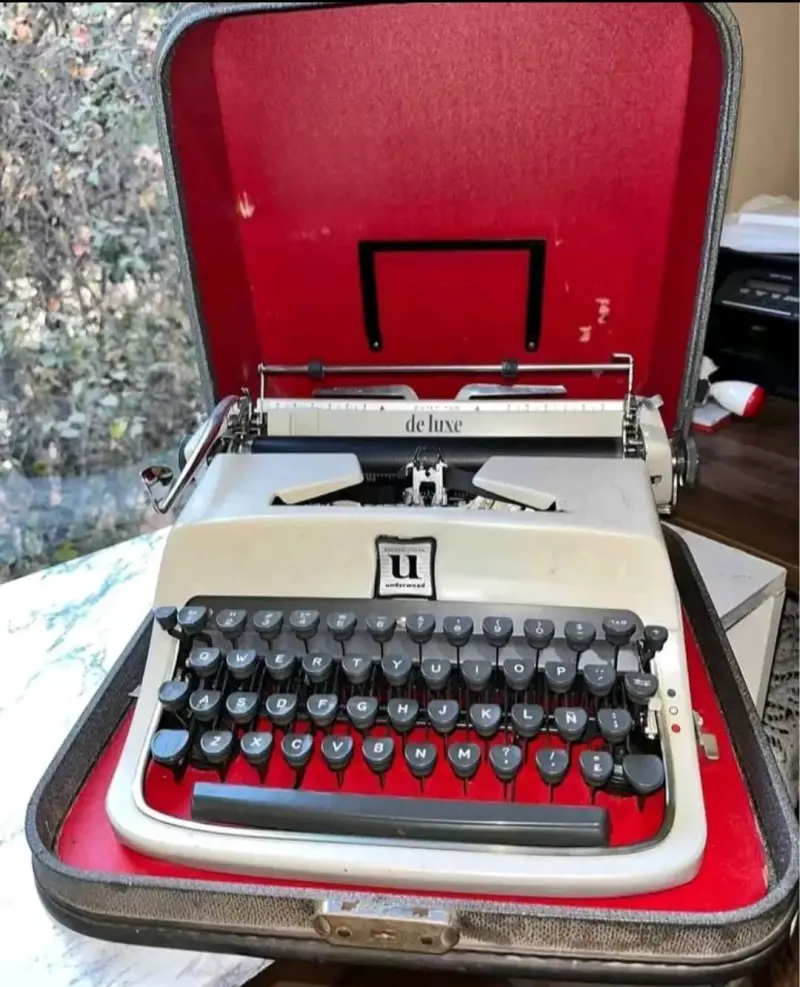 Máquina de escribir vintage Underwood - 1