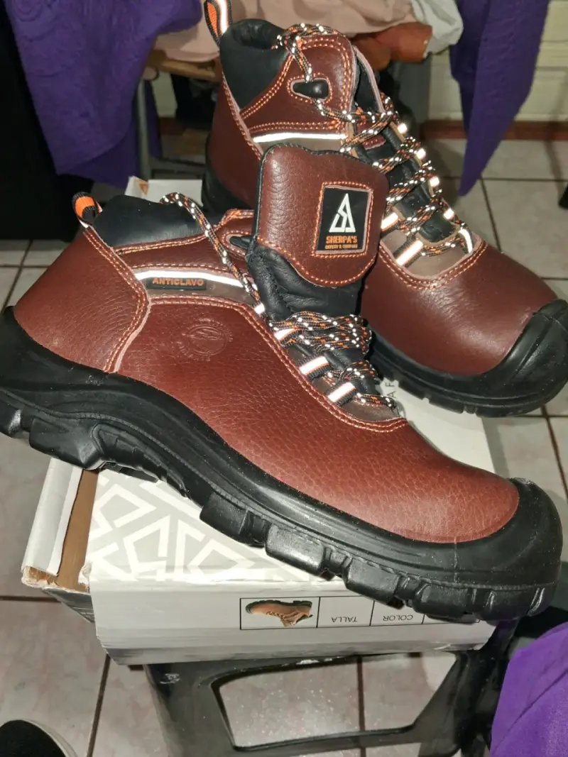 Botas anticlavo marrones - 1