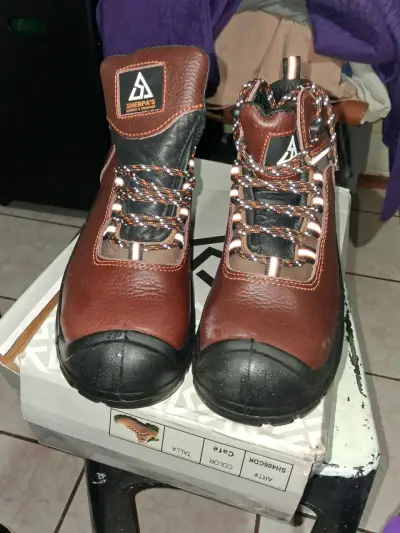 Botas anticlavo marrones - miniatura 2