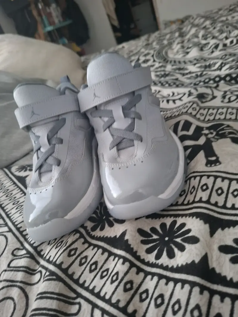 Zapatillas jordan grises - 2