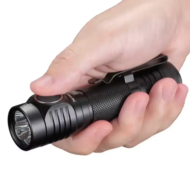 Linterna Nitecore E4K 4400 lúmenes - 2