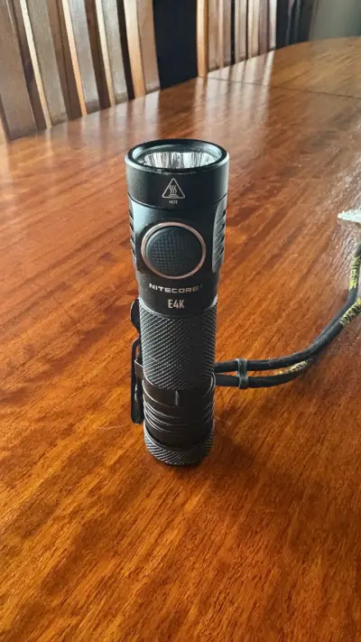 Linterna Nitecore E4K 4400 lúmenes - miniatura 5
