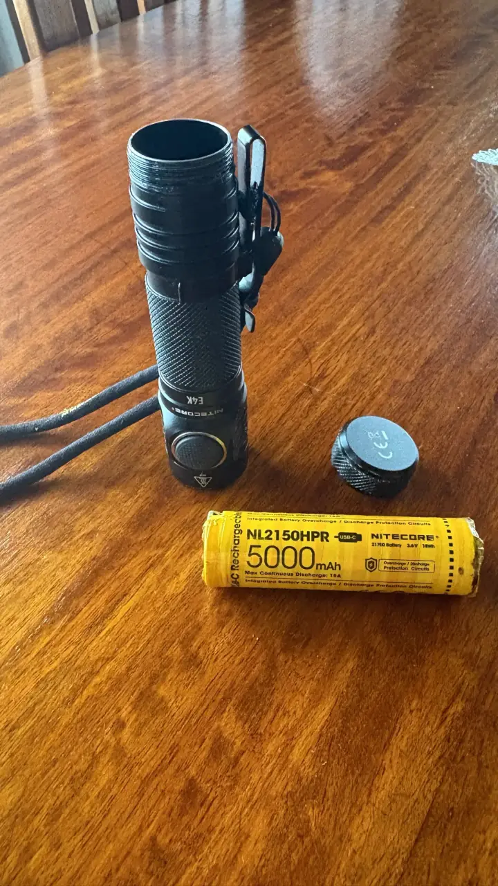 Linterna Nitecore E4K 4400 lúmenes - 6