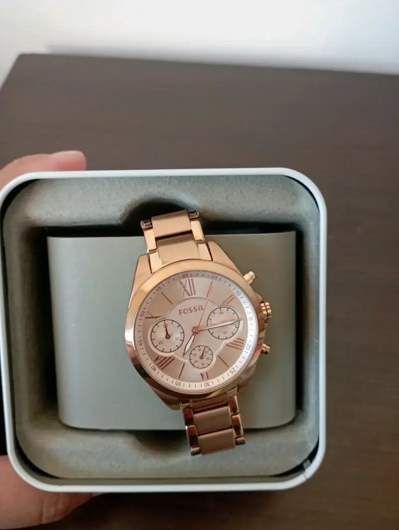Reloj Fossil dorado de mujer - 1
