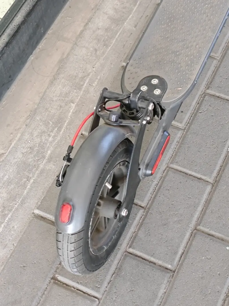 Scooter eléctrico plegable negro - 3