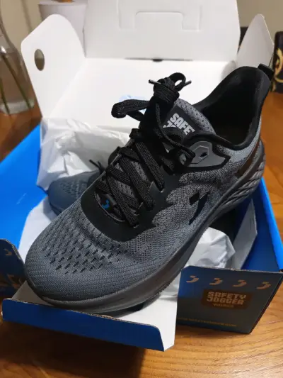 Zapatillas deportivas negras nuevas - miniatura 2