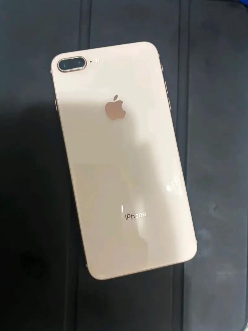 iPhone 8 Plus dorado - 3