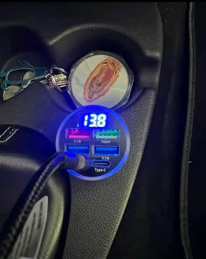 Cargador rápido para auto 66W - 2