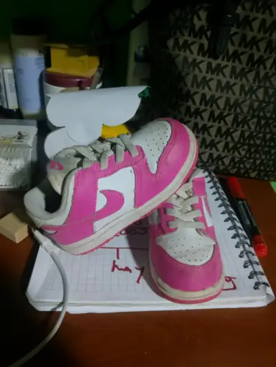 Zapatillas rosas para niños - miniatura 2