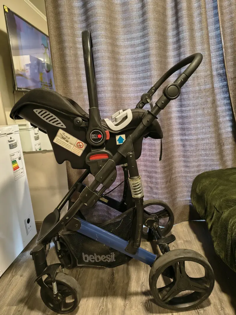 Coche de bebé azul plegable - 5