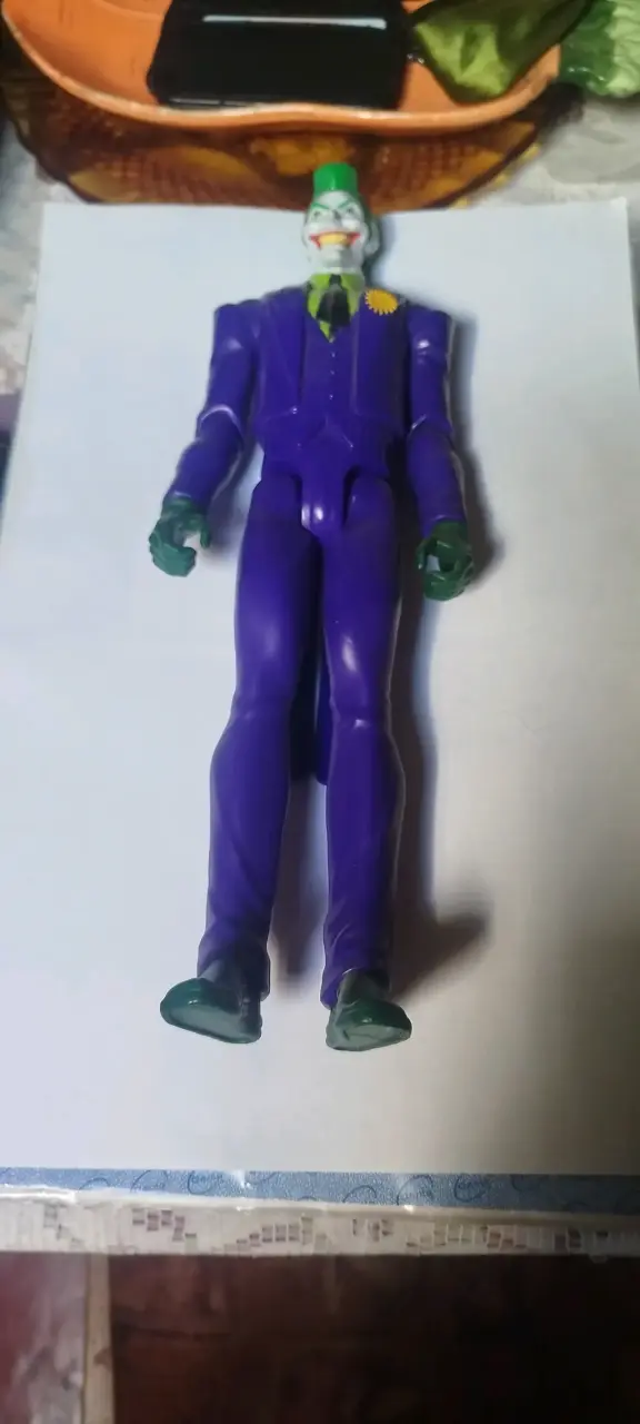 Figura de acción Joker morado - 1