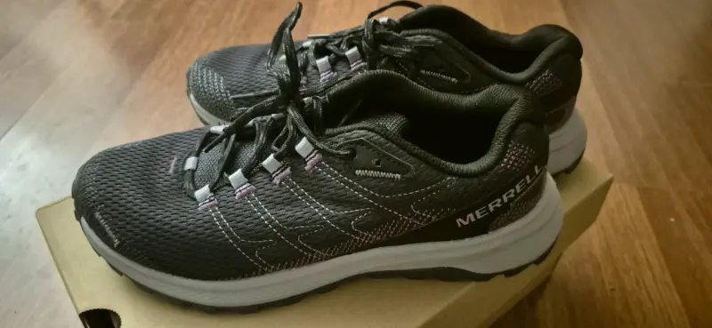 Zapatillas negras Merrell deportivas