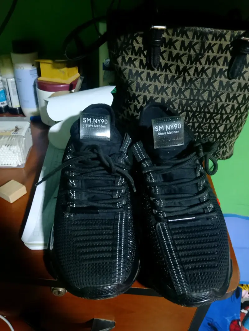 Zapatillas negras deportivas - 2