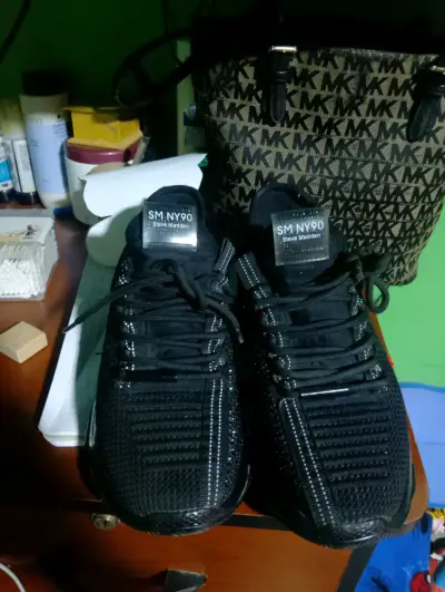 Zapatillas negras deportivas - miniatura 2